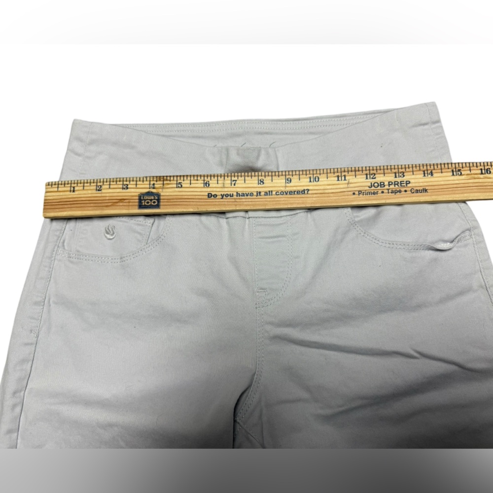 Gloria Vanderbilt all around slimming affect Amanda womenâs size 4 piece shorts. - Picture 3 of 6